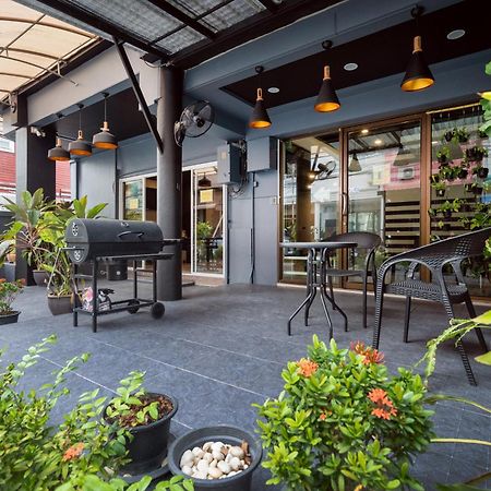 Black Pantera Hostel Patong Экстерьер фото