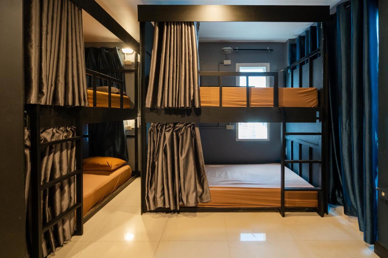 Black Pantera Hostel Patong Экстерьер фото
