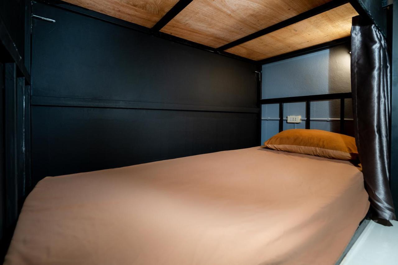 Black Pantera Hostel Patong Экстерьер фото