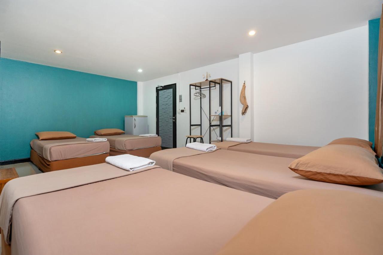 Black Pantera Hostel Patong Экстерьер фото